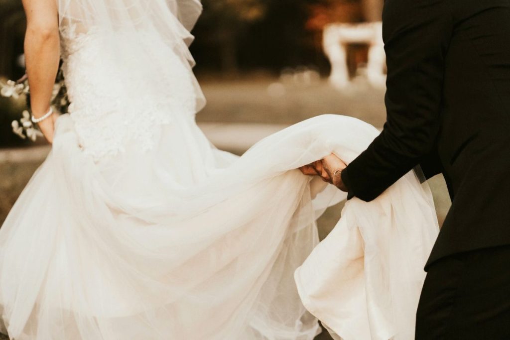 How to Choose the Right Wedding Planner