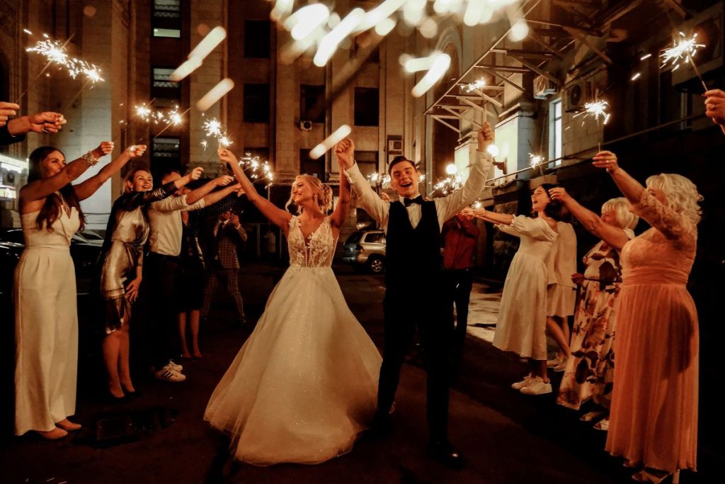 How to Coordinate a Wedding Party Smoothly